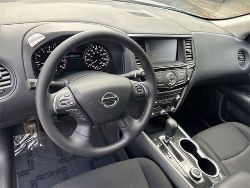 Used 2020 Nissan Pathfinder S image 16