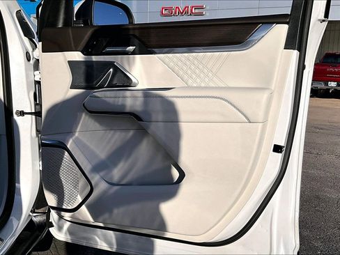 Used 2024 GMC Acadia Denali w/ Super Cruise Package image 19