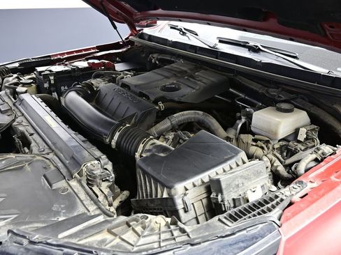 Used 2023 Nissan Frontier SV image 21