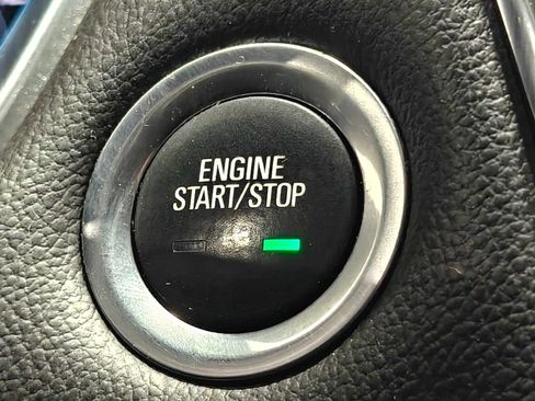 Used 2018 Chevrolet Traverse LT FWD image 14