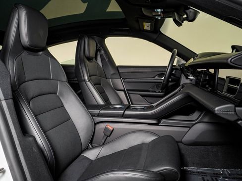 Certified 2025 Porsche Taycan image 15
