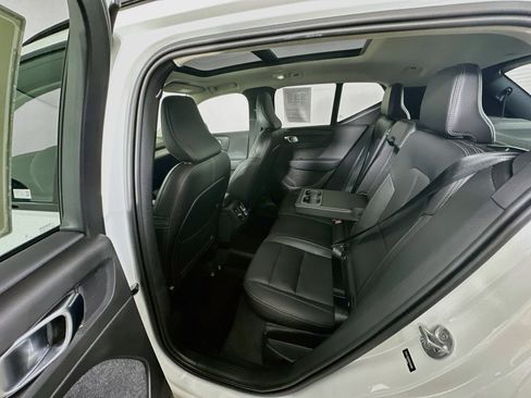 Used 2024 Volvo XC40 B5 Core w/ Protection Package AWD/4WD image 28