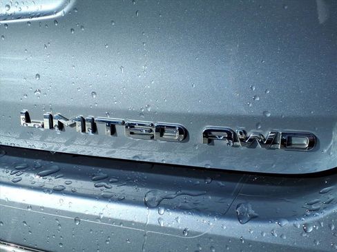 Used 2022 Toyota Highlander Limited image 8