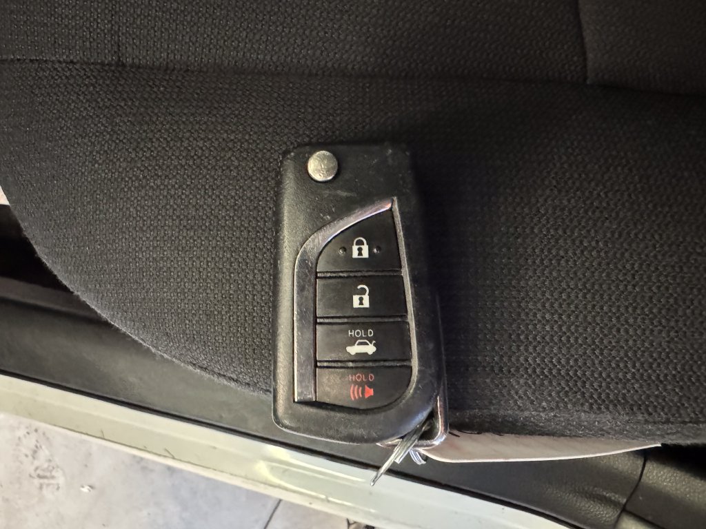 Used 2021 Toyota Corolla LE FWD image 16