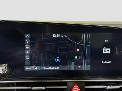 Used 2024 Hyundai Elantra Limited FWD image 22