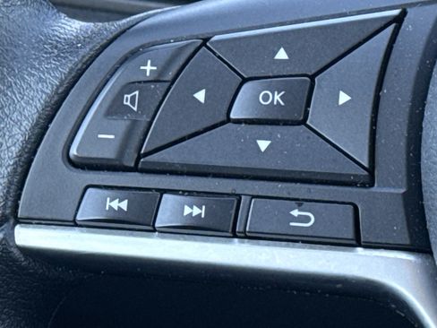 Used 2025 Nissan Altima 2.5 SV image 18