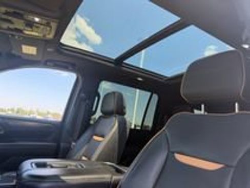 Used 2022 GMC Yukon XL AT4 AWD/4WD image 2