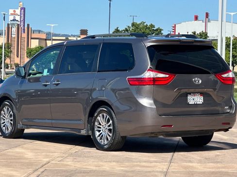 Certified 2018 Toyota Sienna XLE w/ XLE Navigation Package FWD image 6
