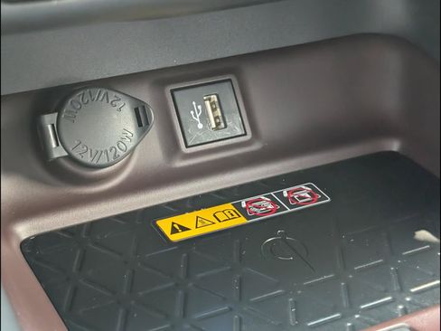 Used 2023 Toyota RAV4 Limited AWD/4WD image 17