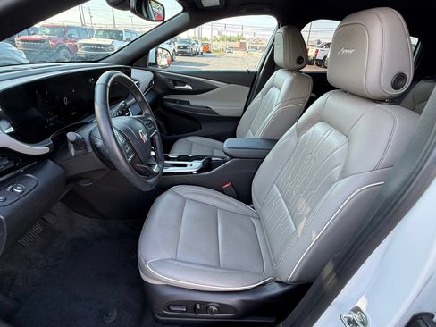 Used 2025 Buick Envista Avenir FWD image 14
