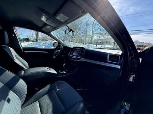 Used 2015 Toyota Highlander Plus image 17