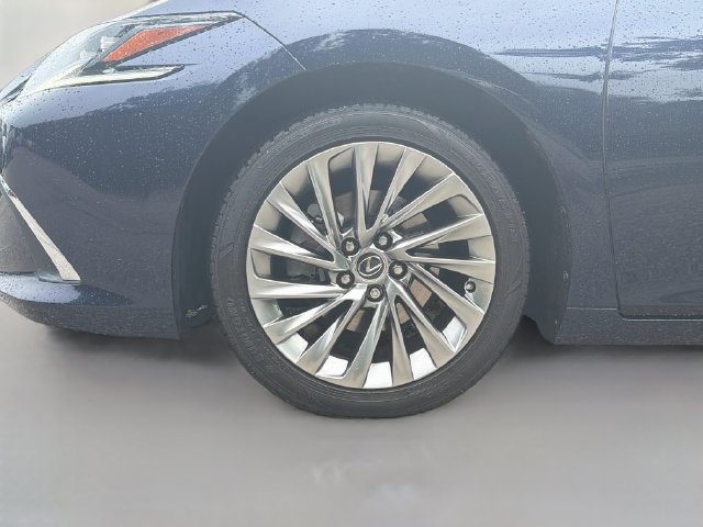 Used 2022 Lexus ES 350 Ultra Luxury w/ Accessory Package 2 FWD image 40