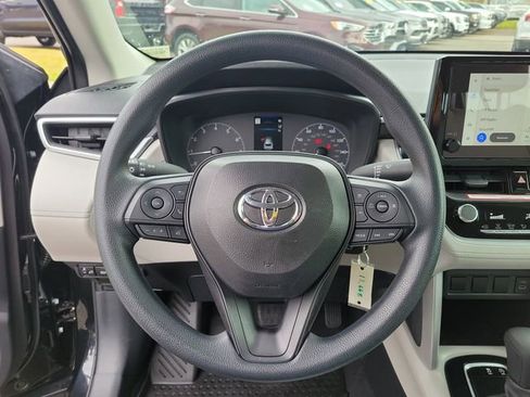Used 2024 Toyota Corolla Cross L image 24
