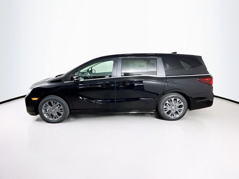 New 2026 Honda Odyssey Touring image 7