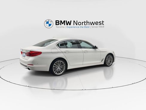 Used 2020 BMW 530e xDrive AWD/4WD image 4