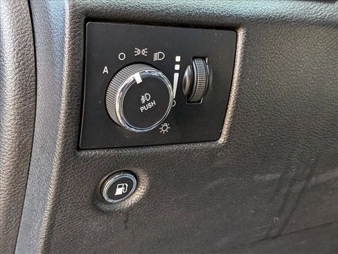 Used 2018 Jeep Grand Cherokee Laredo image 9