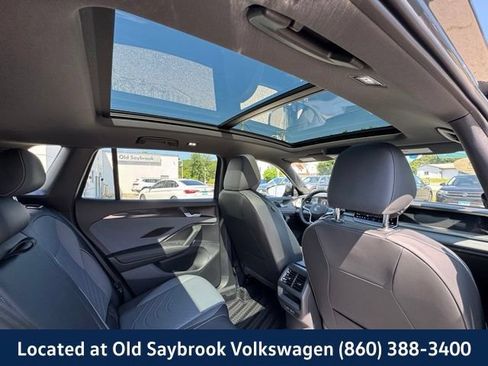 Certified 2025 Volkswagen Tiguan SE R-Line AWD/4WD image 26