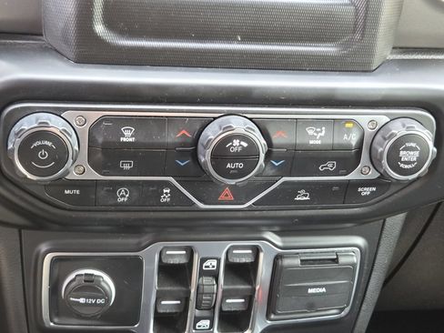 Used 2021 Jeep Wrangler Unlimited Sport AWD/4WD image 7