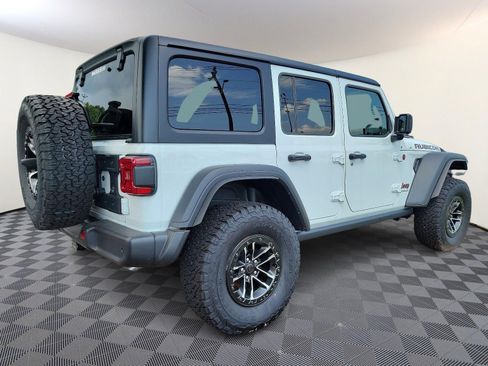 New 2024 Jeep Wrangler Unlimited Rubicon w/ XTREMEE 35" Tire Package image 3