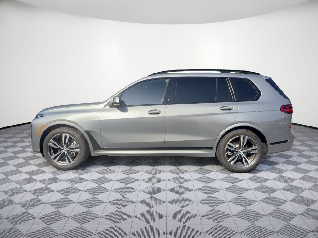 Used 2026 BMW X7 xDrive40i w/ Executive Package AWD/4WD image 2