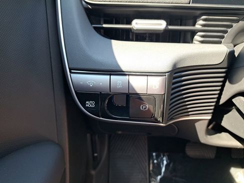 New 2025 Hyundai Ioniq 5 SE image 32