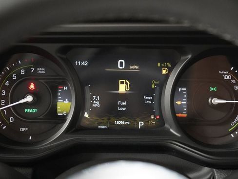 Used 2025 Jeep Wrangler Unlimited Sahara w/ Safety Group AWD/4WD image 14