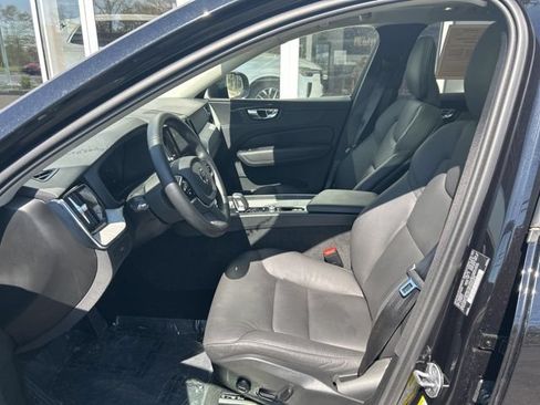 Certified 2025 Volvo XC60 B5 Plus AWD/4WD image 17