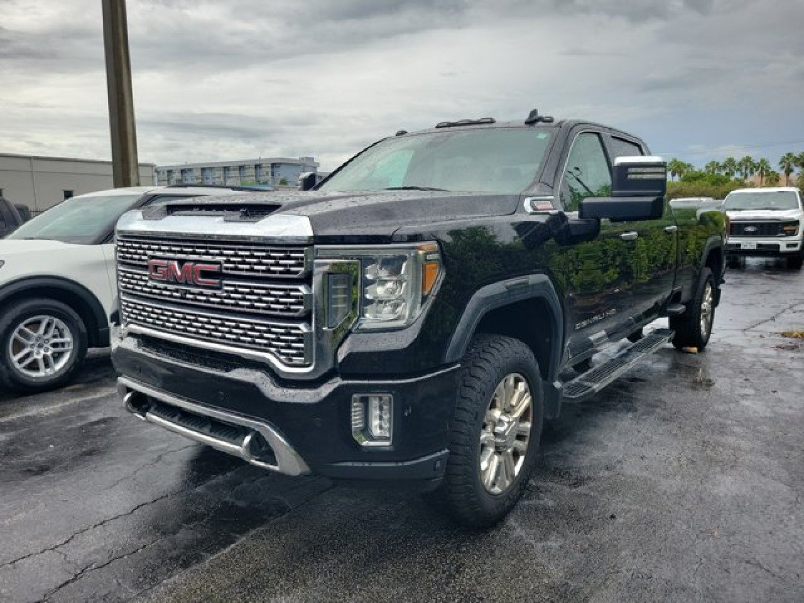 Used 2020 GMC Sierra 2500 Denali w/ Denali Ultimate Package AWD/4WD image 2