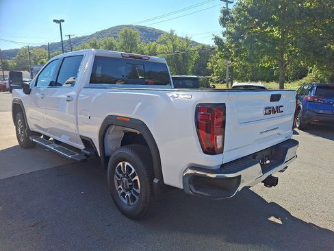 New 2026 GMC Sierra 2500 SLE w/ SLE Value Package; image 4