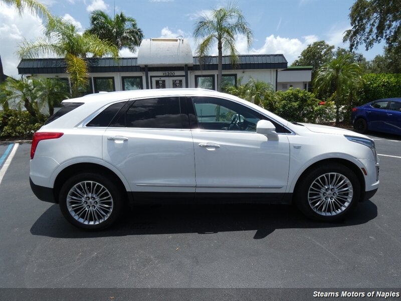 Used 2017 Cadillac XT5 Luxury AWD/4WD image 2