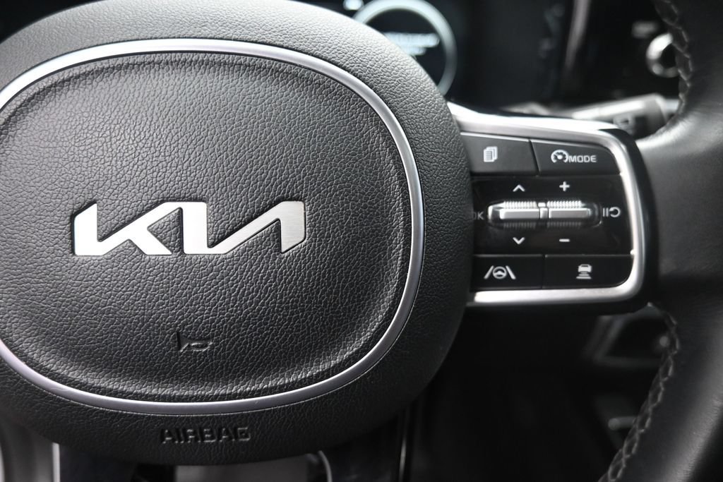 Used 2023 Kia Sorento SX AWD/4WD image 13