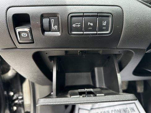 Used 2015 Chevrolet Impala LT image 11