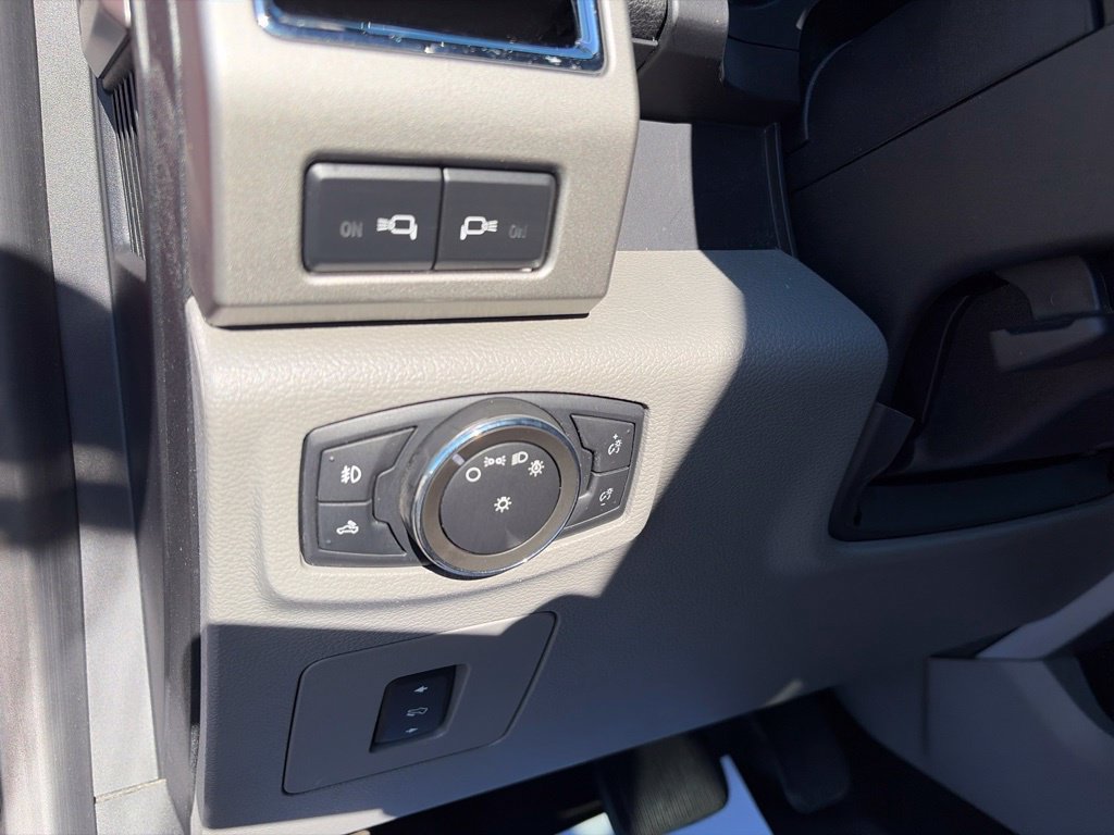 Used 2017 Ford F150 Lariat RWD image 16