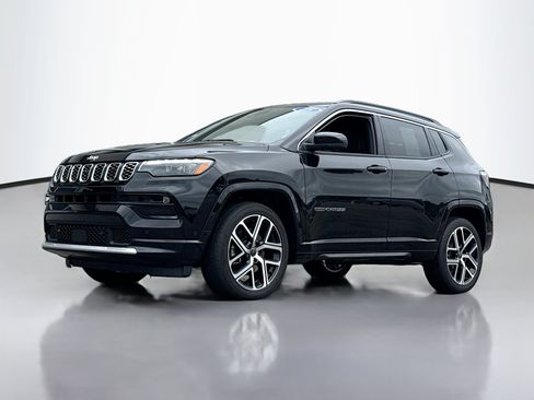 Used 2025 Jeep Compass Limited w/ Elite Group AWD/4WD image 12