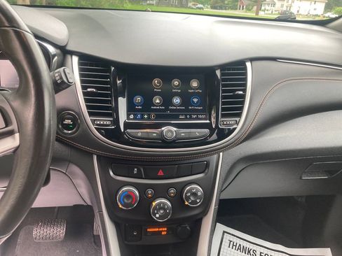 Used 2018 Chevrolet Trax LT w/ LT Convenience Package AWD/4WD image 22