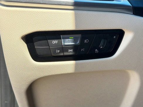 New 2025 BMW 330i Sedan w/ Premium Package RWD image 37