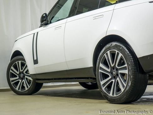 Used 2023 Land Rover Range Rover SE AWD/4WD image 12