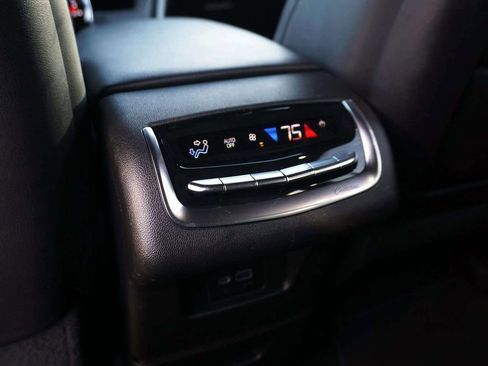 Used 2020 Cadillac XT6 Premium Luxury FWD image 23