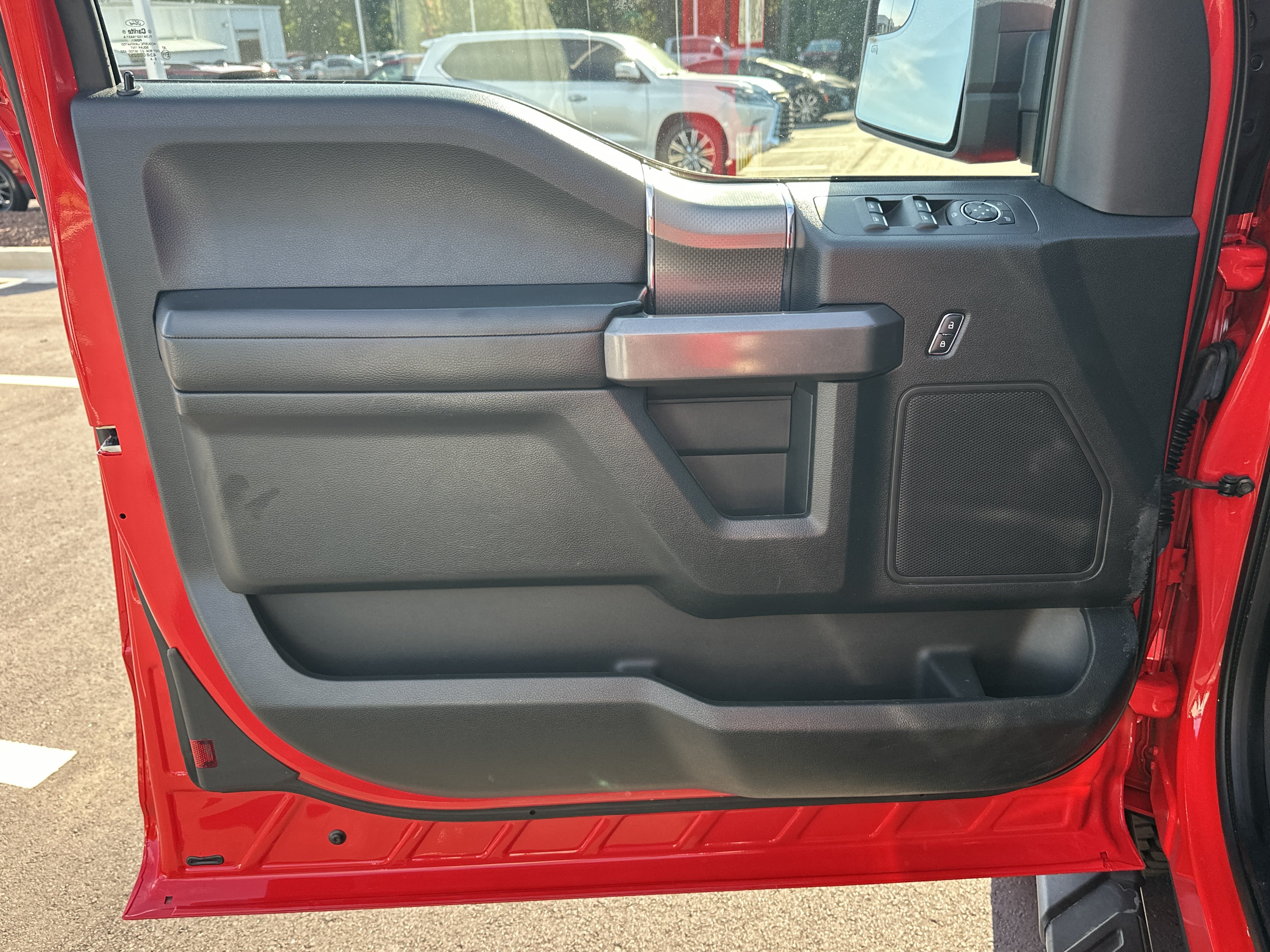 Used 2015 Ford F150 XLT w/ Equipment Group 302A Luxury AWD/4WD image 11