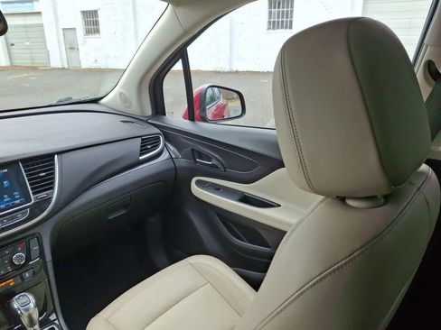 Used 2019 Buick Encore Essence image 11