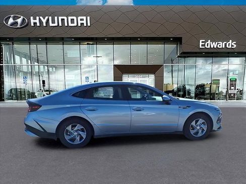 New 2025 Hyundai Sonata SE FWD image 5