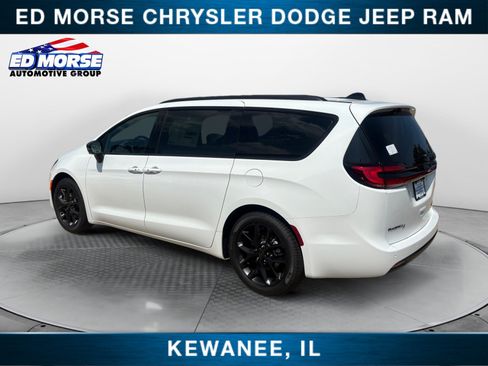 New 2027 Chrysler Pacifica Limited w/ Family Tech Group FWD image 3