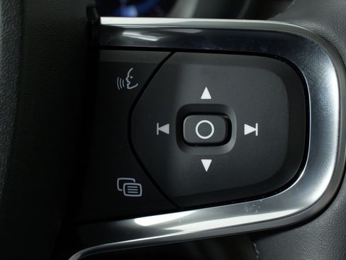 Used 2024 Volvo XC40 B5 Plus w/ Climate Package image 46