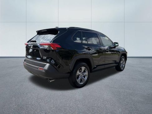 Used 2025 Toyota RAV4 XLE AWD/4WD image 5