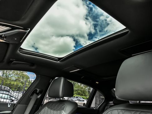 Used 2022 BMW 740i xDrive w/ M Sport Package AWD/4WD image 27