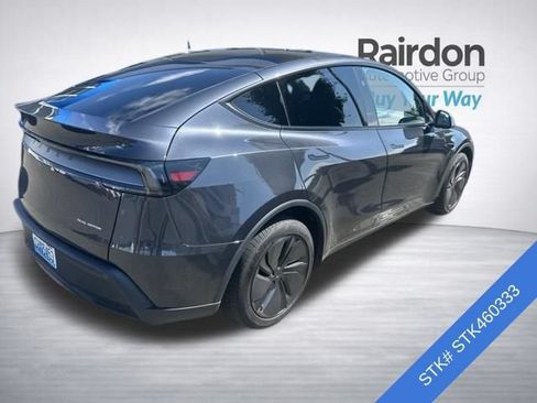 Used 2026 Tesla Model Y Long Range AWD/4WD image 3