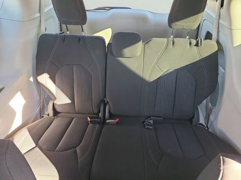 Used 2023 Chrysler Voyager LX FWD image 11