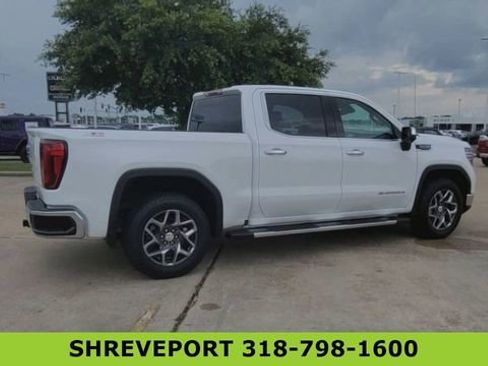 Used 2022 GMC Sierra 1500 SLT w/ SLT Convenience Package AWD/4WD image 9