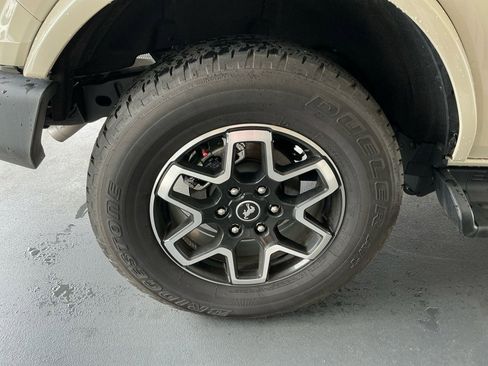 Used 2025 Ford Bronco Outer Banks AWD/4WD image 29