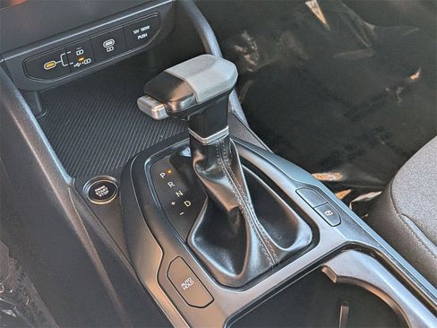 Used 2025 Kia K4 LXS image 19
